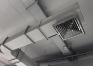 укладка воздуховодов с дифузорной решоткой в потолке